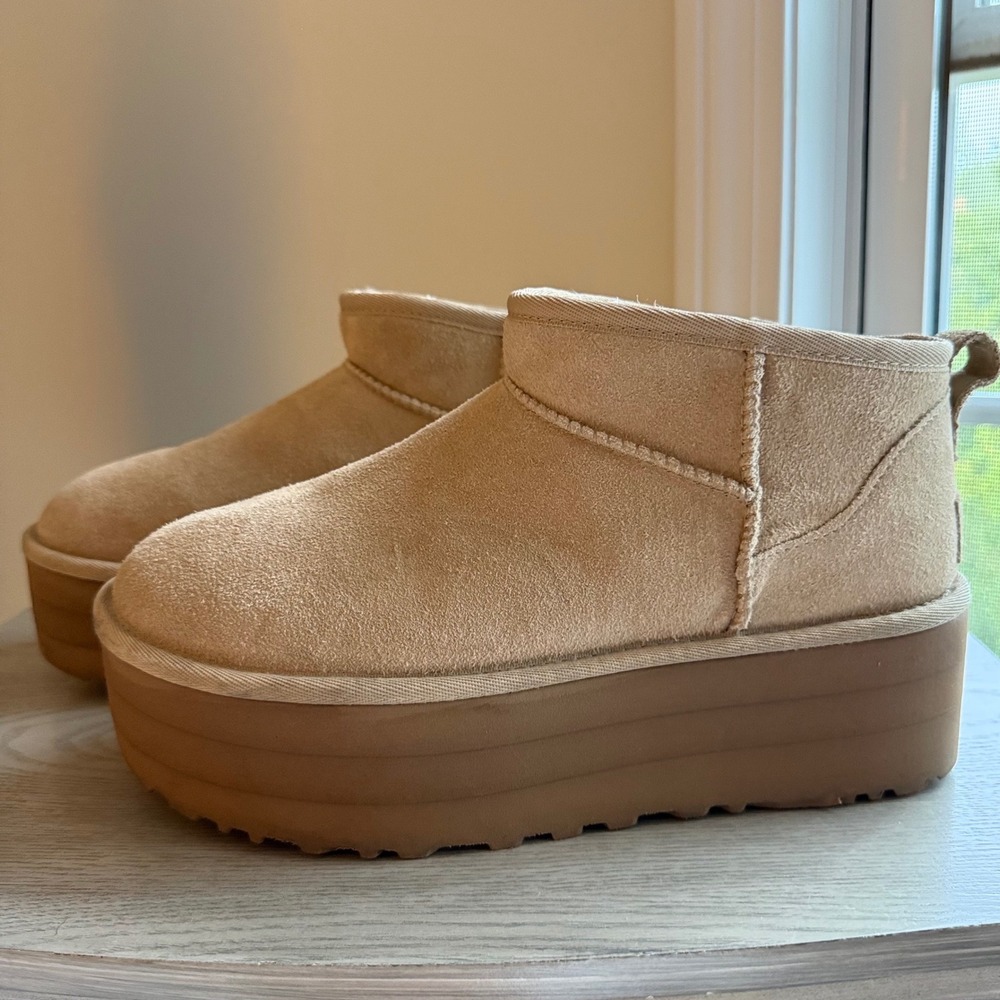 UGG Classic Ultra Mini Platform Boots Sand 1135092 Women's Size 8 Suede
